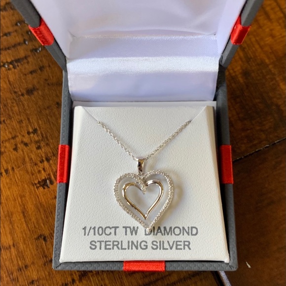 Jewelry - Beautiful heart necklace-New!